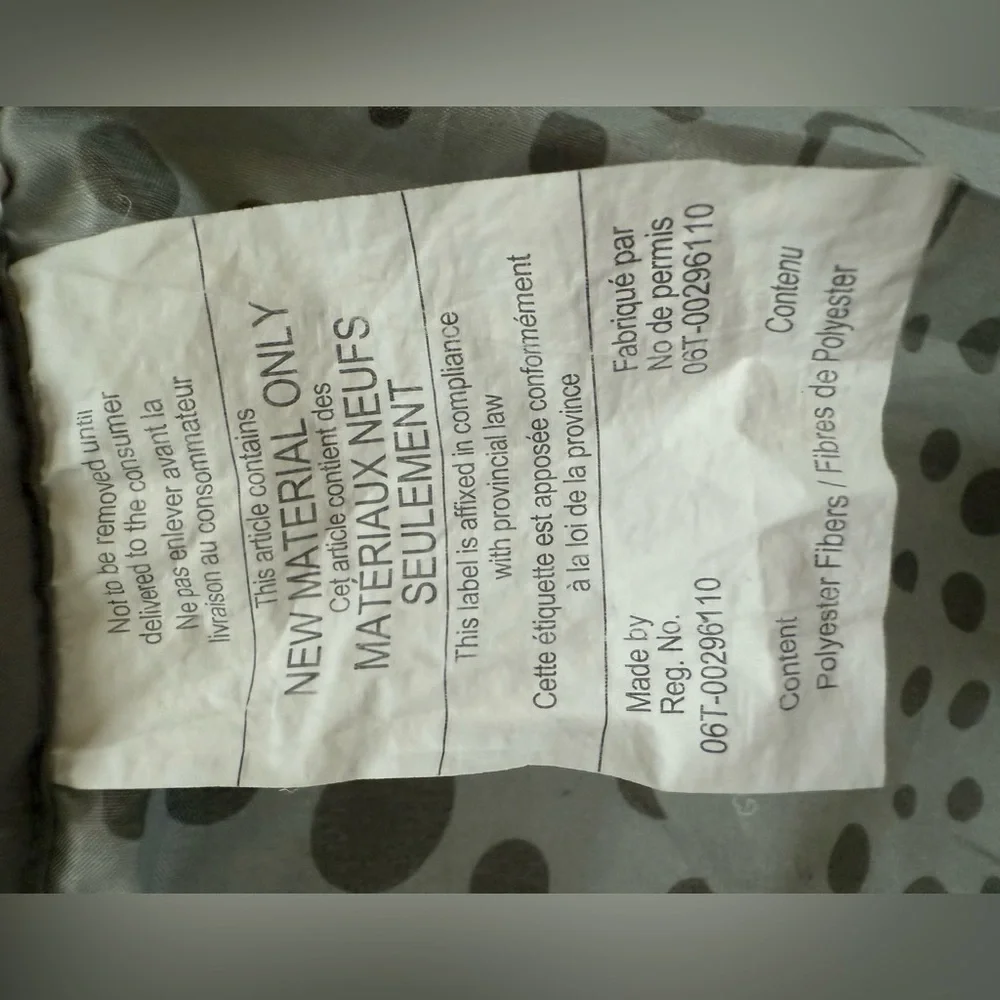 Dr. Seuss Peek-a-Boo Cat in The Hat Baby/Toddler Comforter Blanket- Quilt - Picture 11 of 11